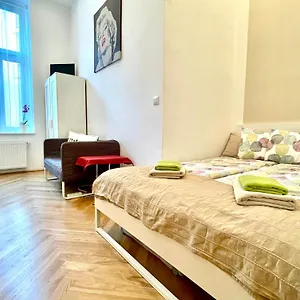 https://private-place-with-a-soul-apartment.vienna-besthotels.com